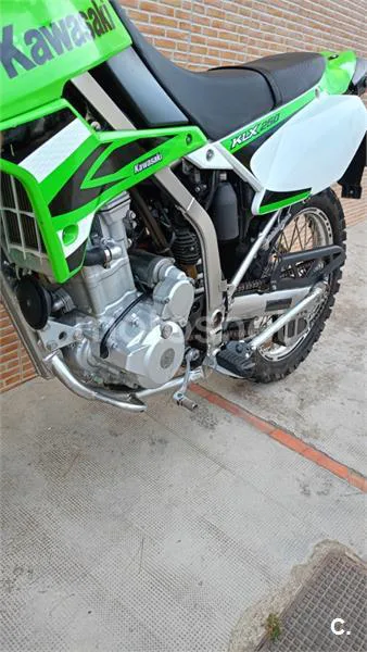 Kawasaki KLX250 – Vista 4
