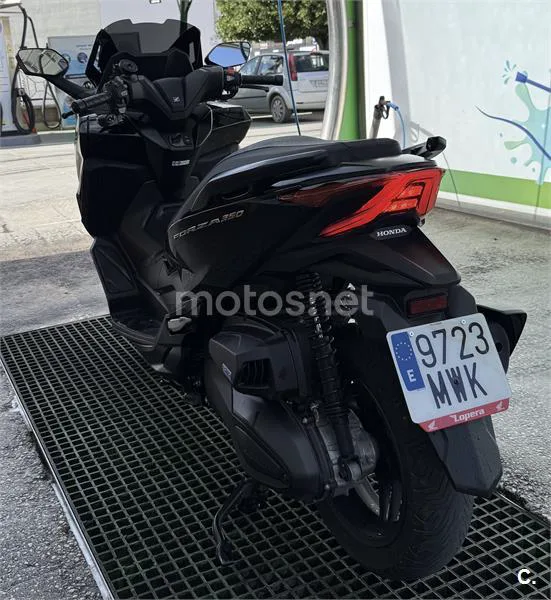 Honda Forza 350 – Vista 3