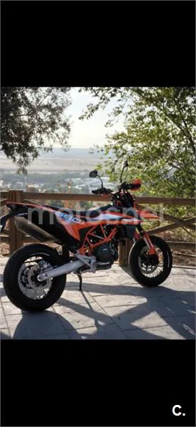 KTM 690 SMC R – Vista 5