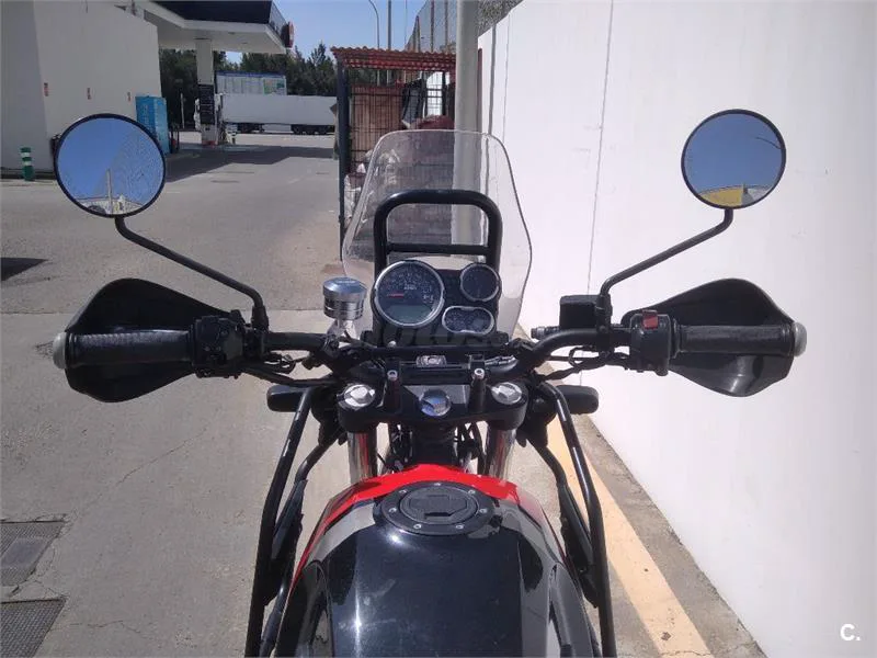 Royal Enfield Himalayan 410 – Vista 4