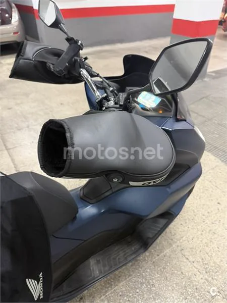 Honda PCX 125 – Vista 3