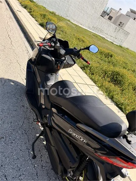 Kymco Grand Dink 300 – Vista 2