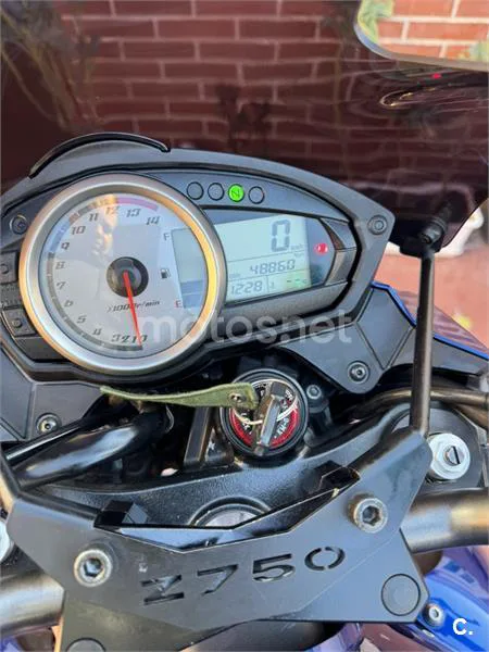Kawasaki Z750 – Vista 3