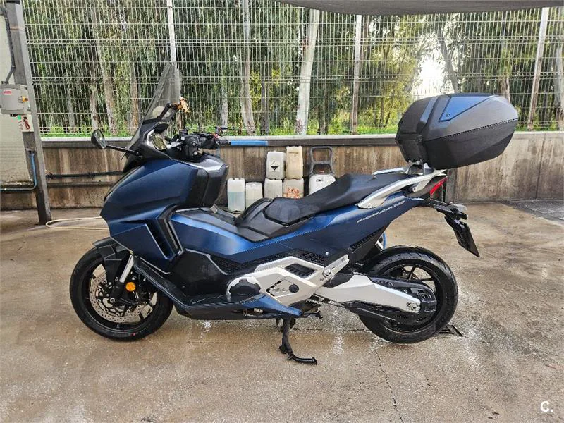 Honda Forza 750 – Vista 2