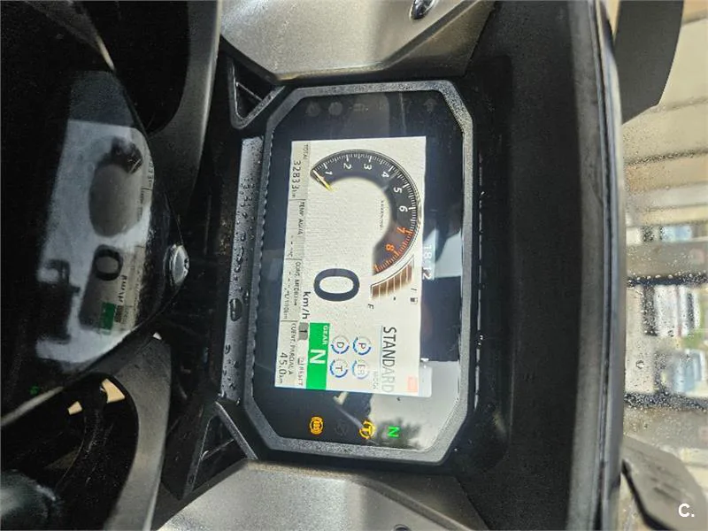 Honda Forza 750 – Vista 3