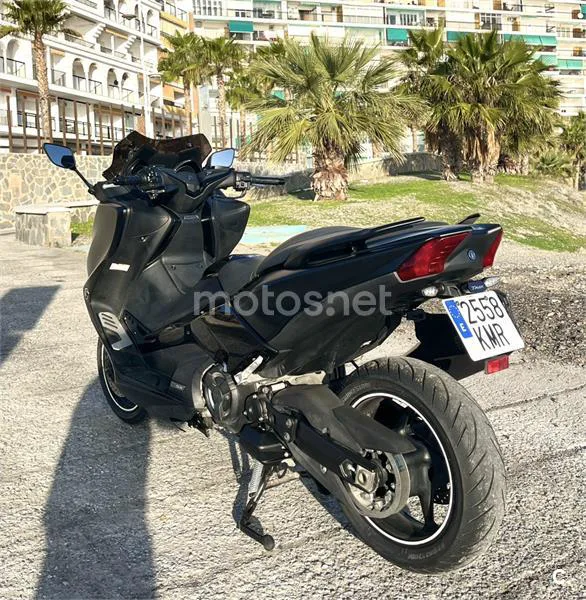 Yamaha TMAX 530 – Vista 4