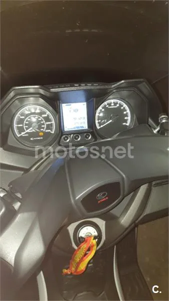 Kymco Grand Dink 125 – Vista 8