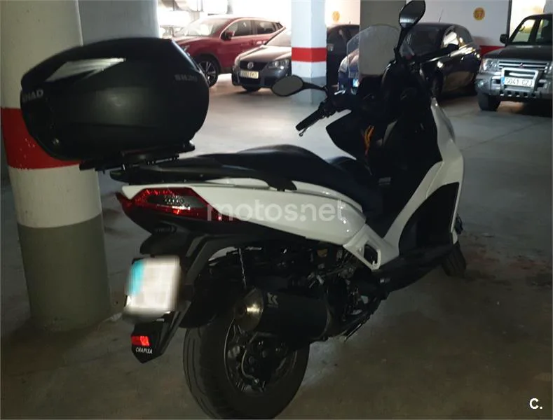 Kymco Grand Dink 125 – Vista 9