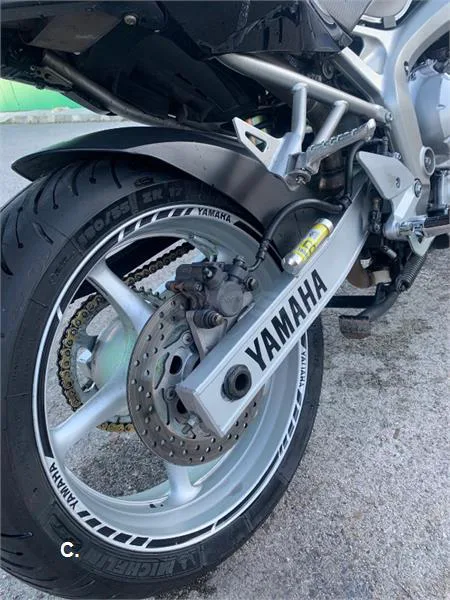 Yamaha FZ6 S – Vista 3