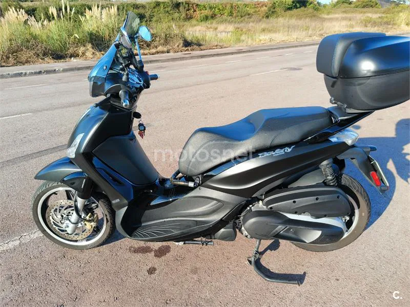 Piaggio Beverly – Vista 2