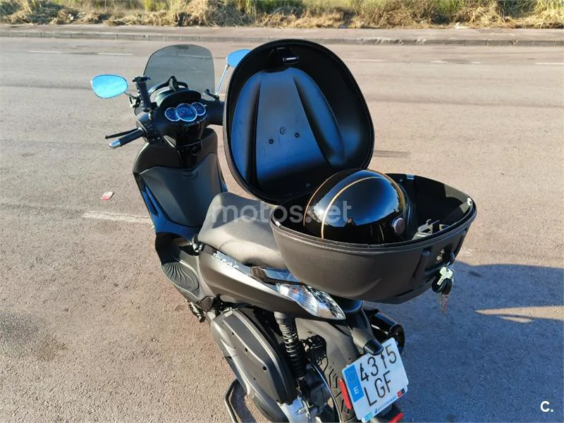 Piaggio Beverly – Vista 7