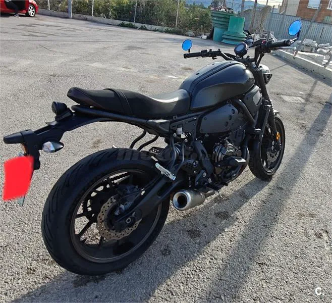 Yamaha XSR700 – Vista 7