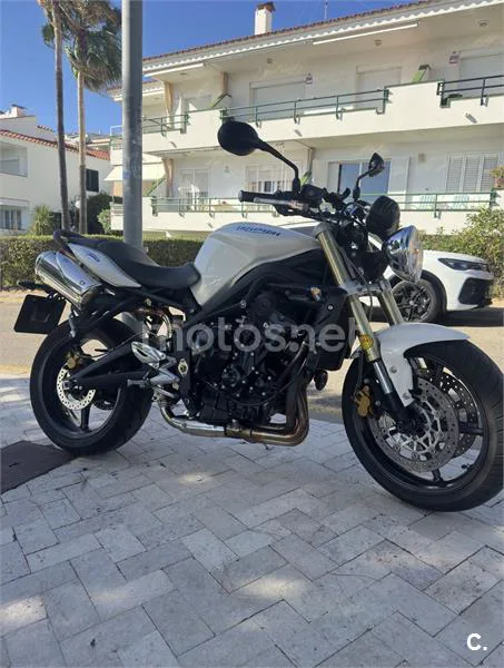 Triumph Street Triple – Vista 2