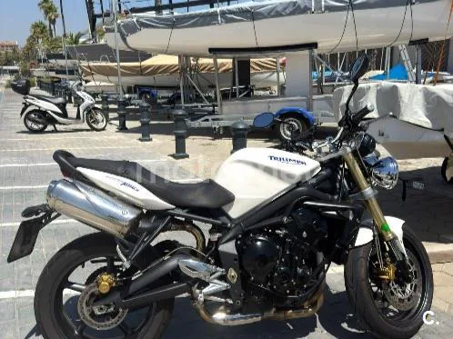 Triumph Street Triple - Vista 6