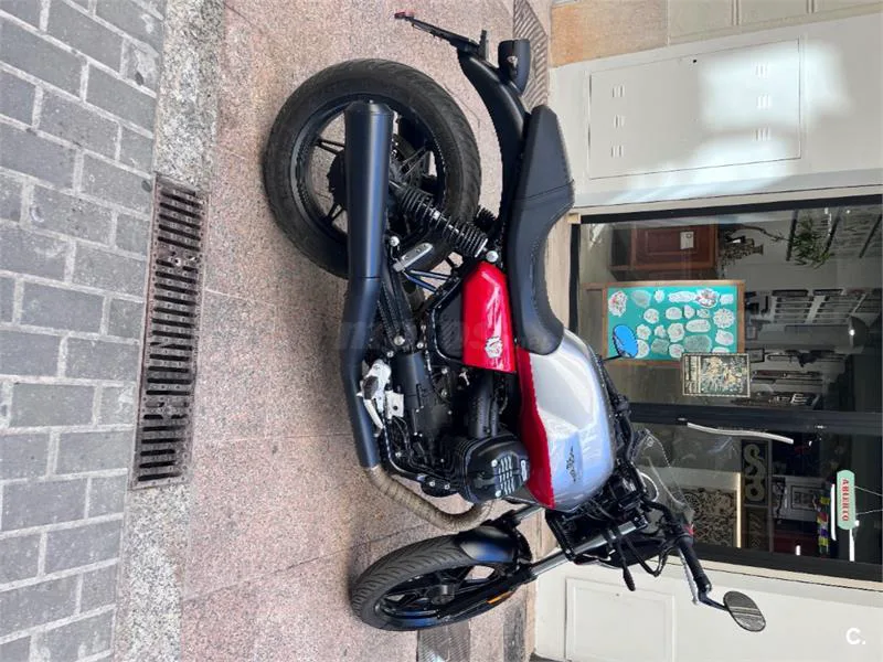Moto Guzzi V7 6500 € 2023 Castellón - 1