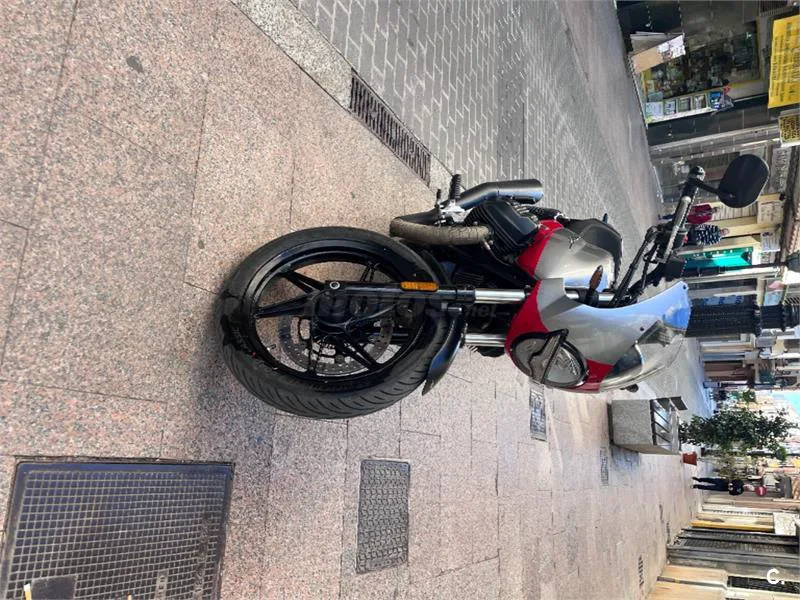 Moto Guzzi V7 – Vista 3