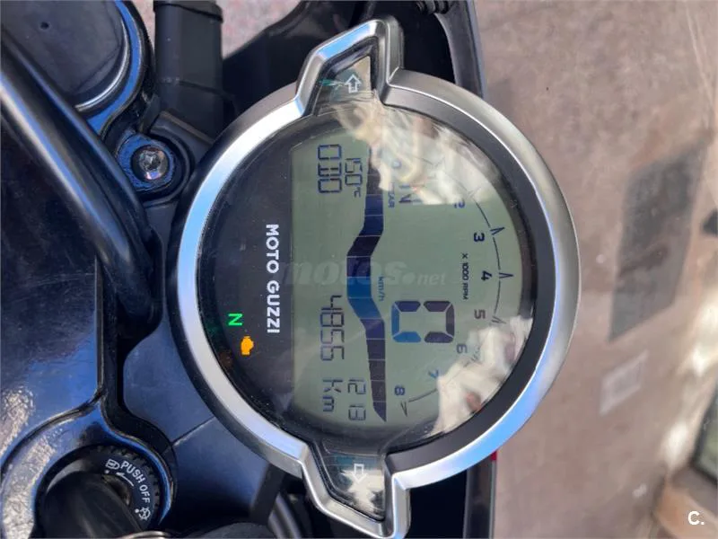 Moto Guzzi V7 – Vista 4