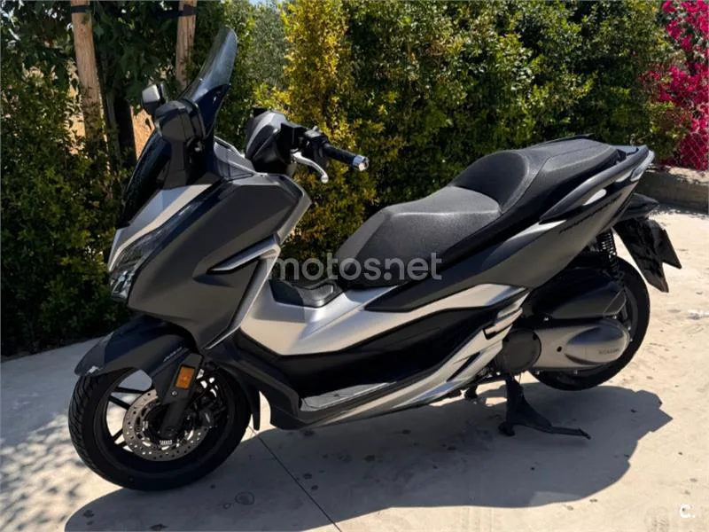 Honda Forza – Vista 10
