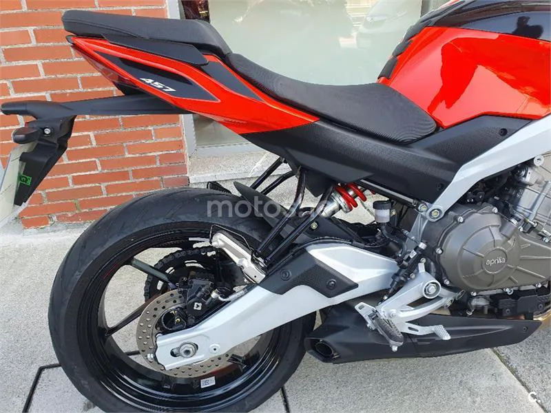 Aprilia Tuono 457 – Vista 3