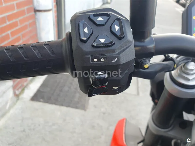 Aprilia Tuono 457 – Vista 8