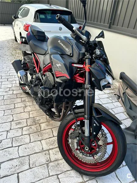 Kawasaki Z900RS – Vista 2