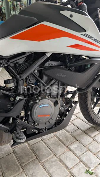 KTM 390 – Vista 4