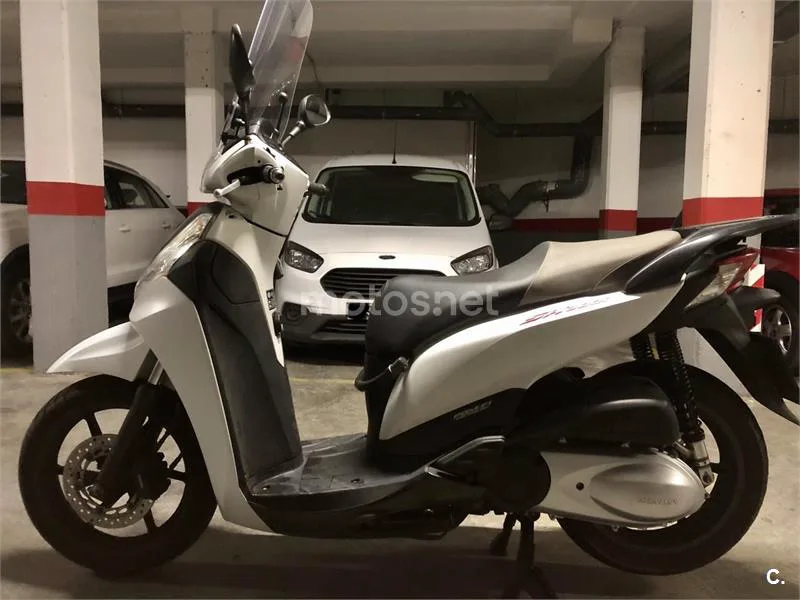 Honda SCOOPY SH300i Sport – Vista 3