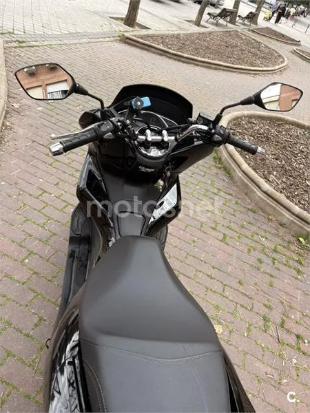 Honda PCX 125 – Vista 3