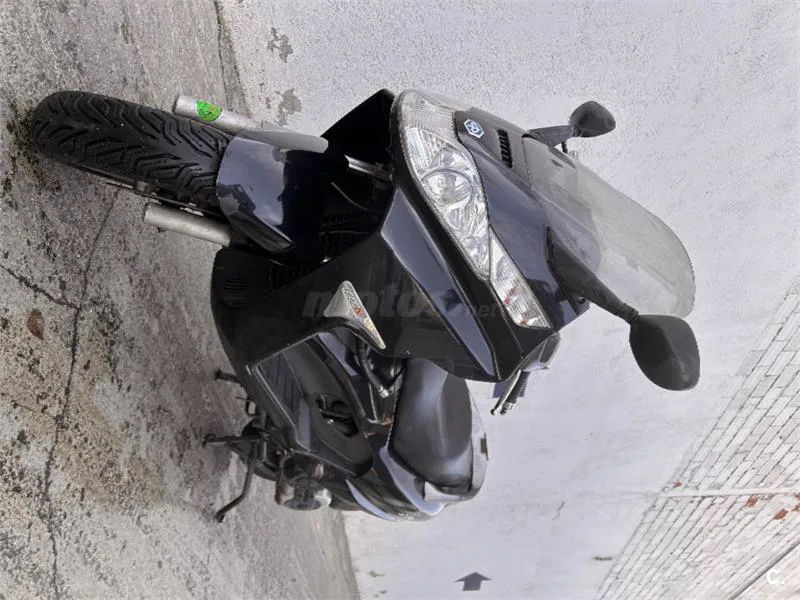 Piaggio X8 400 – Vista 2