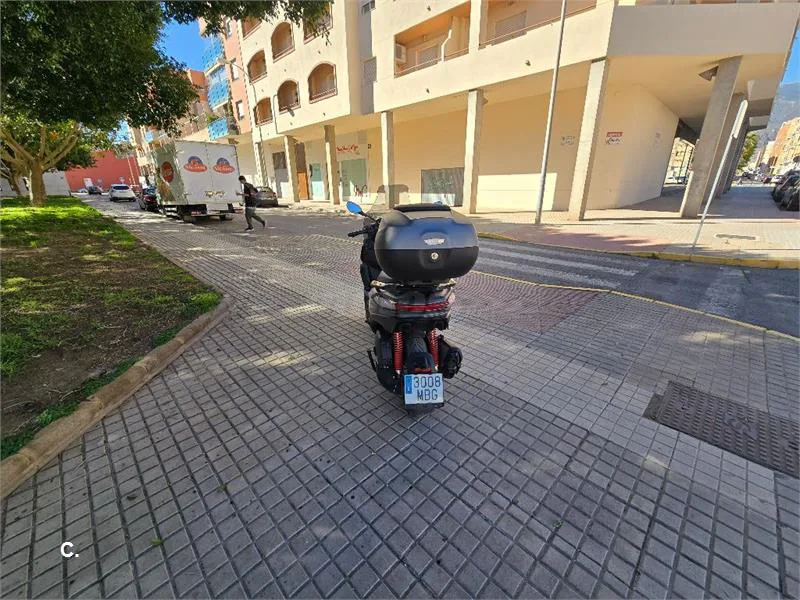 Piaggio MP3 Sport 400 – Vista 5