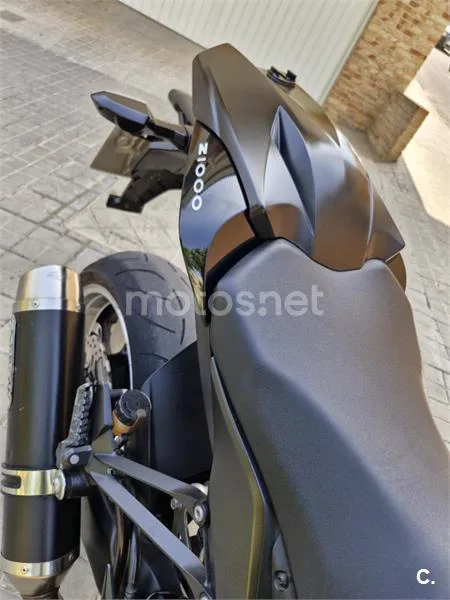 Kawasaki Z 1000 – Vista 14