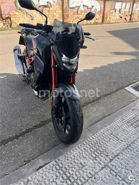 Honda CB 750 – Vista 4