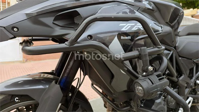 Benelli TRK 502 – Vista 7