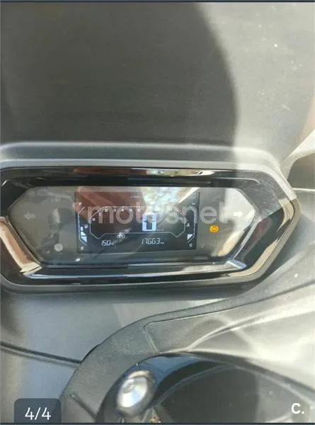 Yamaha XMAX 125 – Vista 4