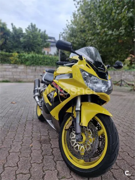 Honda CBR 900RR FIREBLADE – Vista 2