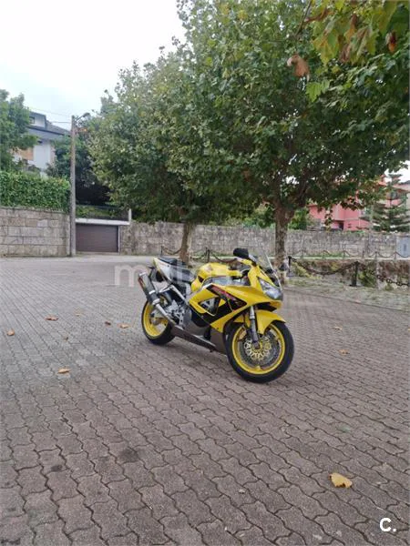 Honda CBR 900RR FIREBLADE – Vista 3