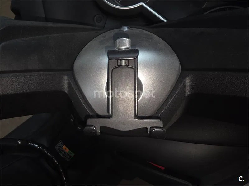 Yamaha XMAX 400 – Vista 6