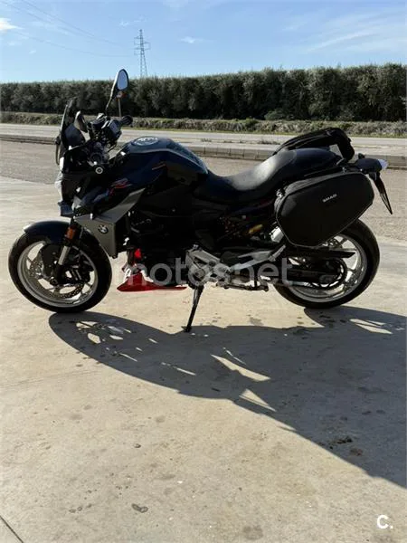 BMW F 900 R – Vista 3