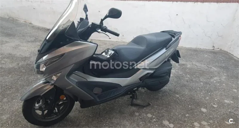 Kymco Grand Dink 125 – Vista 3