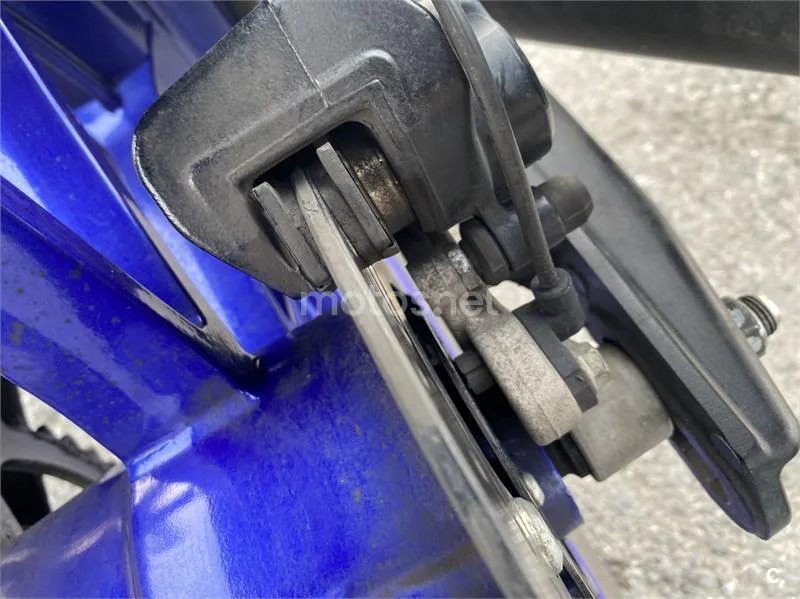 Yamaha R 125 – Vista 5