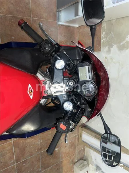 Honda CBR 600F – Vista 5