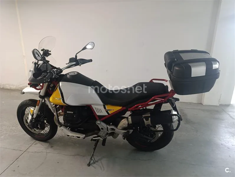 Moto Guzzi V 85 TT – Vista 3