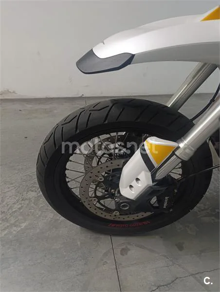 Moto Guzzi V 85 TT – Vista 5