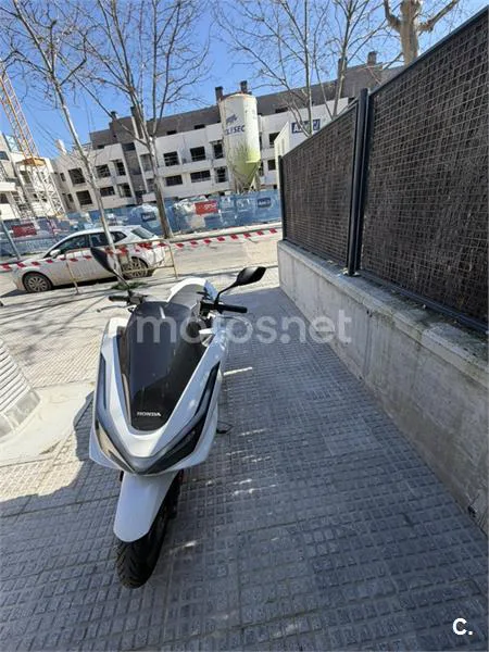 Honda PCX 125 – Vista 3