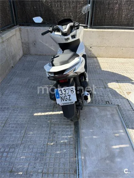 Honda PCX 125 – Vista 5