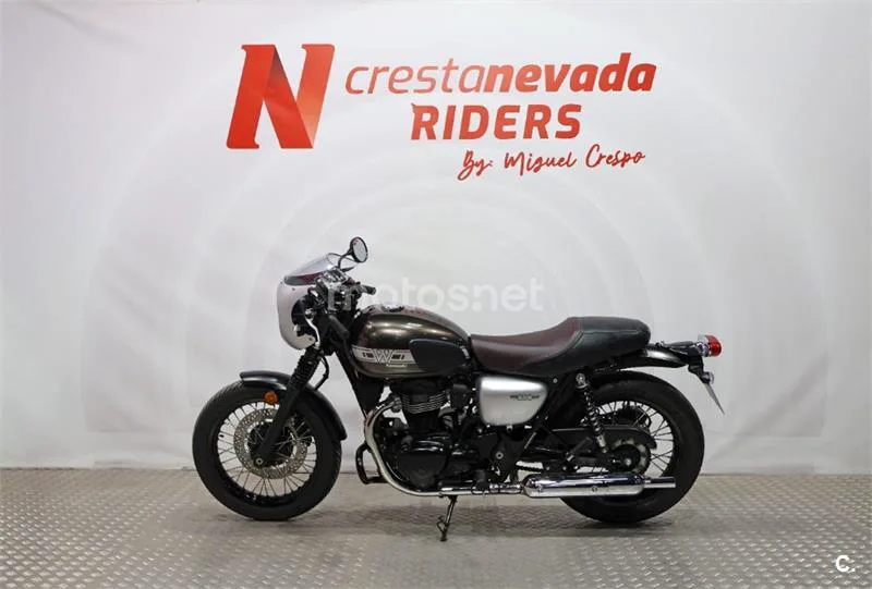 Kawasaki W800 – Vista 3