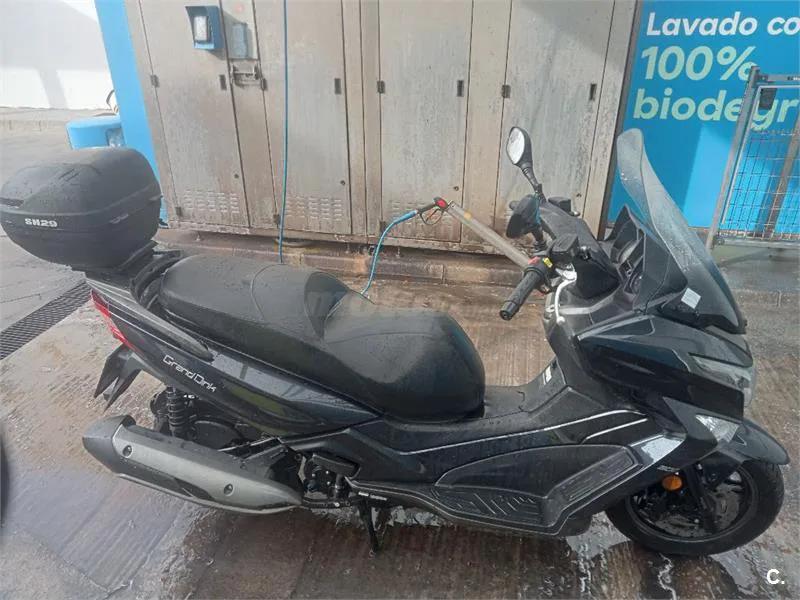 Kymco Grand Dink 300 – Vista 4