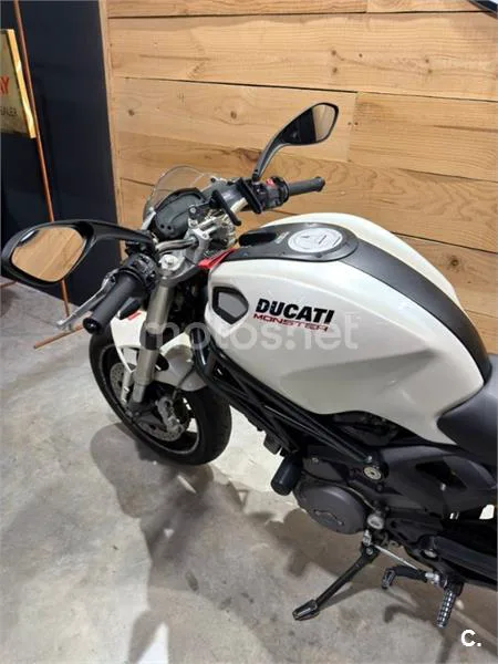 Ducati Monster 696 – Vista 13