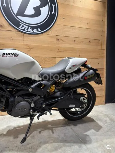 Ducati Monster 696 – Vista 14