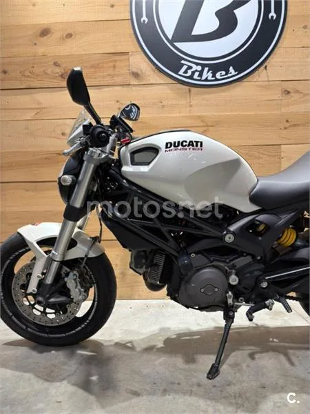 Ducati Monster 696 – Vista 15